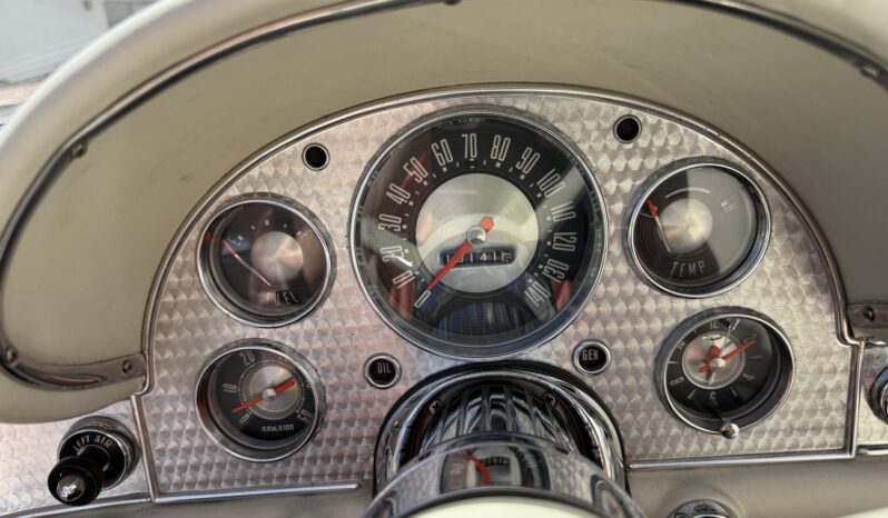 								1957 Ford Thunderbird full									