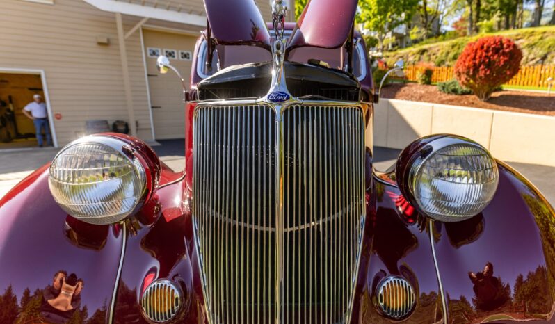 								1936 Ford Model 68 Deluxe 5-Window Coupe full									