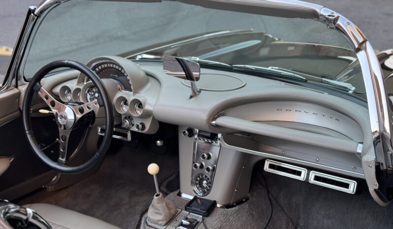 								1959 Chevrolet Corvette 5-Speed full									