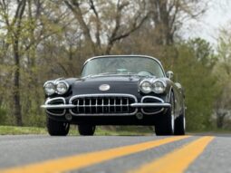 										1959 Chevrolet Corvette 5-Speed full									