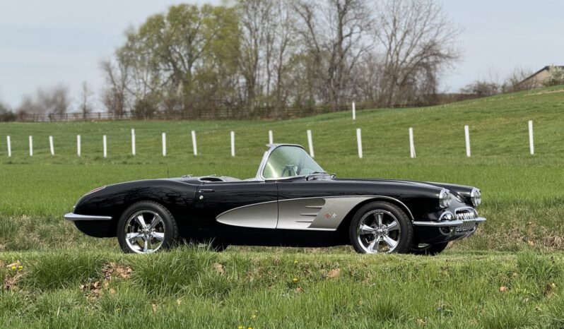 								1959 Chevrolet Corvette 5-Speed full									