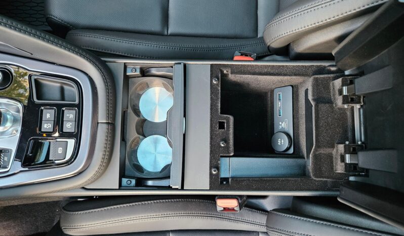 								2022 Jaguar F-Type R Coupe AWD full									