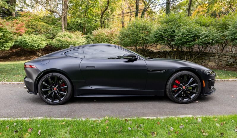 								2022 Jaguar F-Type R Coupe AWD full									