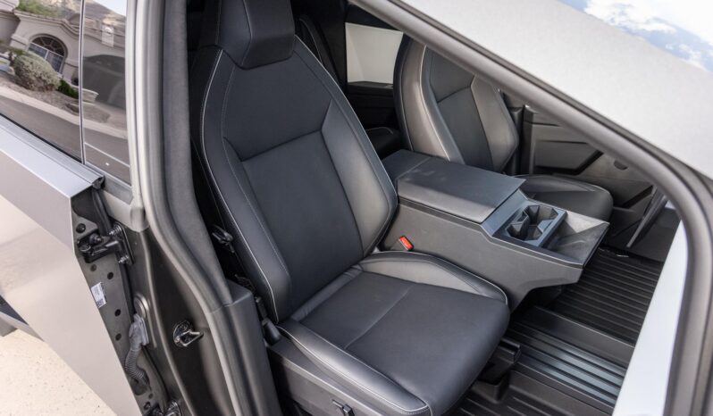 								2024 Tesla Cybertruck Foundation Series full									