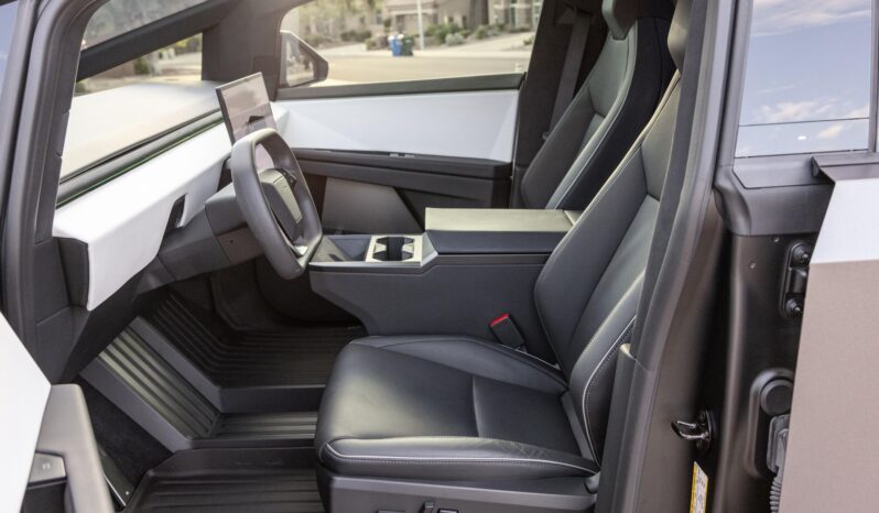 								2024 Tesla Cybertruck Foundation Series full									