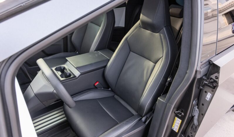 								2024 Tesla Cybertruck Foundation Series full									