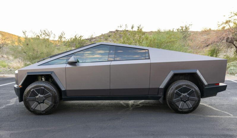 								2024 Tesla Cybertruck Foundation Series full									