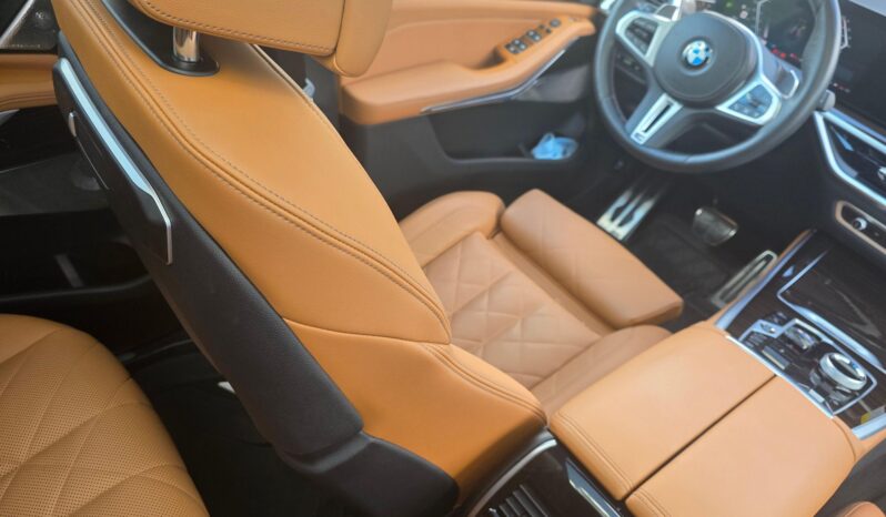 								2024 BMW X5 M60i AWD full									