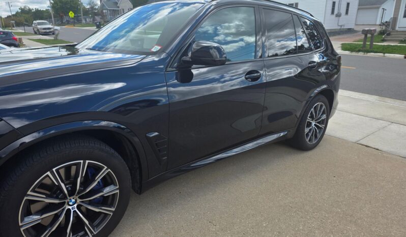 								2024 BMW X5 M60i AWD full									