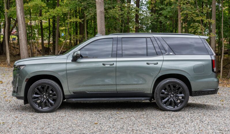 								2023 Cadillac Escalade 4WD Sport Platinum full									