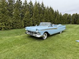 										1957 Ford Fairlane 500 Skyliner full									