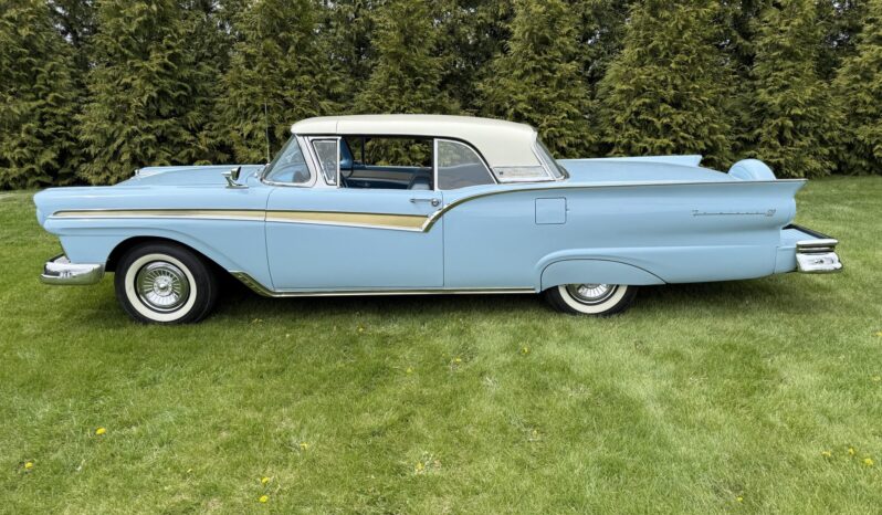 								1957 Ford Fairlane 500 Skyliner full									