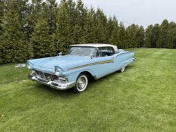 										1957 Ford Fairlane 500 Skyliner full									