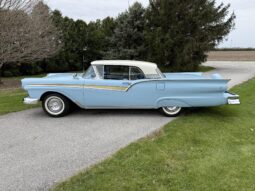 										1957 Ford Fairlane 500 Skyliner full									