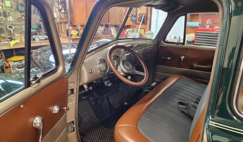 								1952 Chevrolet 3100 5-Window Pickup full									