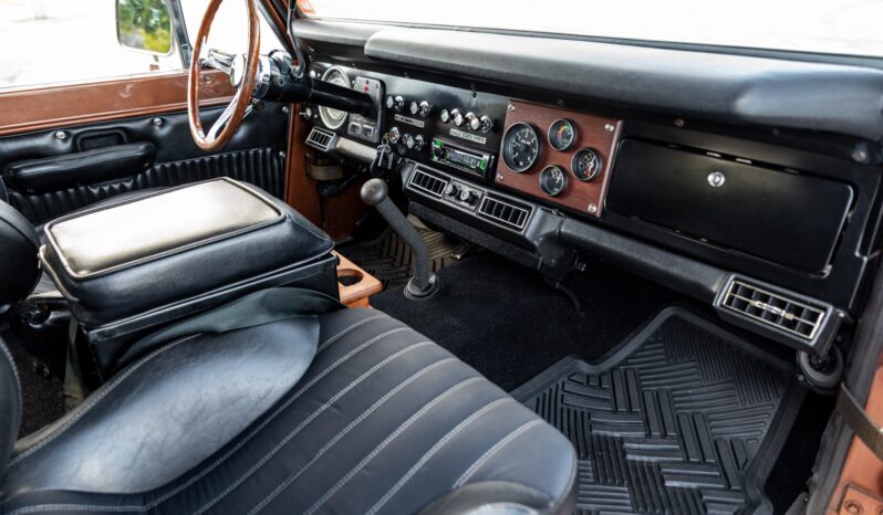 								1977 Ford Bronco Sport 302 full									