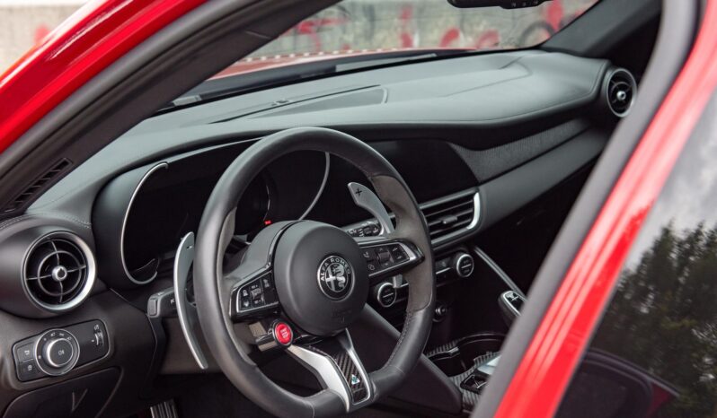 								2024 Alfa Romeo Giulia Quadrifoglio full									