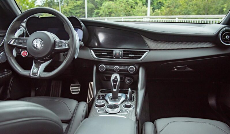 								2024 Alfa Romeo Giulia Quadrifoglio full									