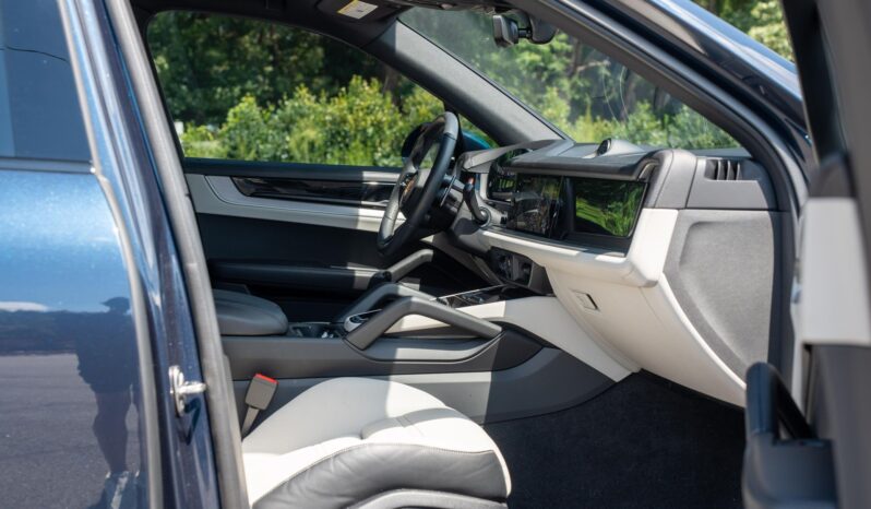 								2024 Porsche Cayenne S 468-hp AWD full									