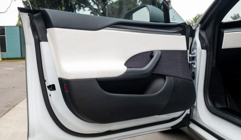 								2023 Tesla Model S Plaid AWD full									