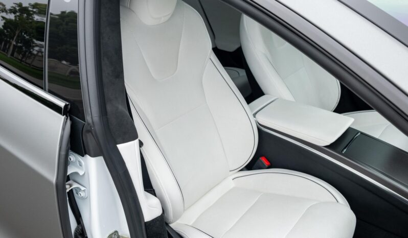 								2023 Tesla Model S Plaid AWD full									