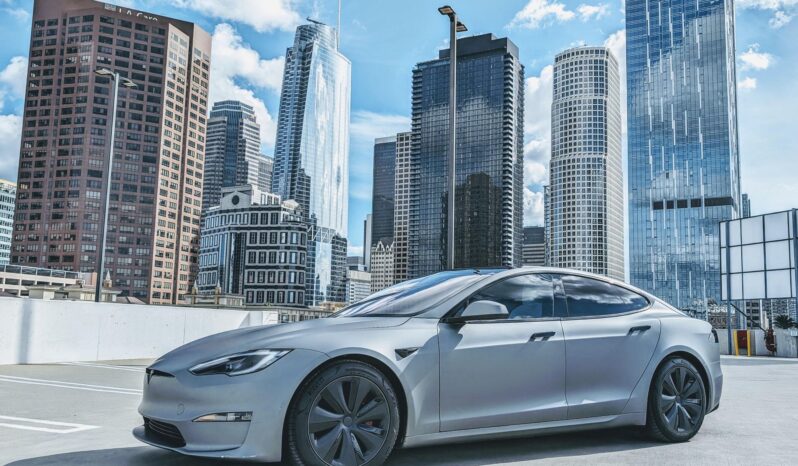 								2023 Tesla Model S Plaid AWD full									