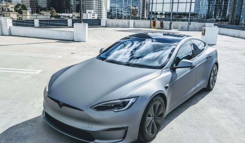 								2023 Tesla Model S Plaid AWD full									
