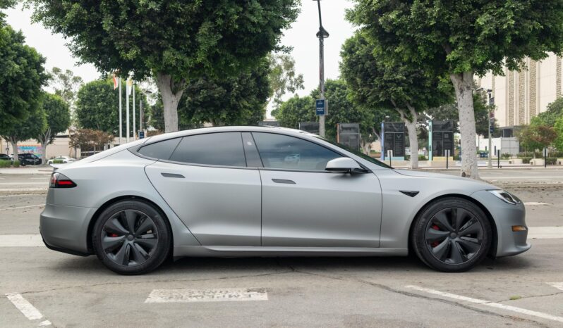 								2023 Tesla Model S Plaid AWD full									