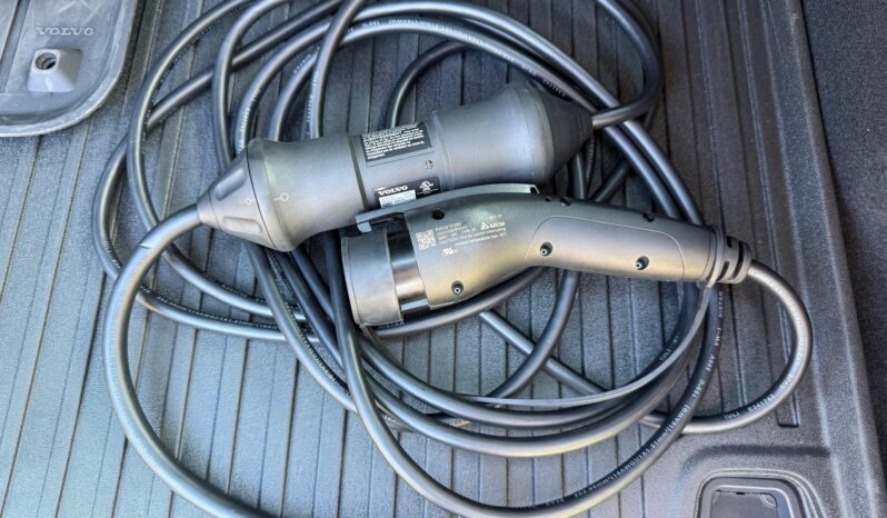 								2025 Volvo V60 T8 Polestar Engineered 455-hp full									