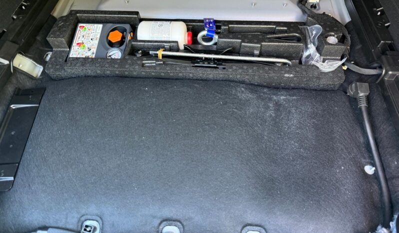 								2025 Volvo V60 T8 Polestar Engineered 455-hp full									