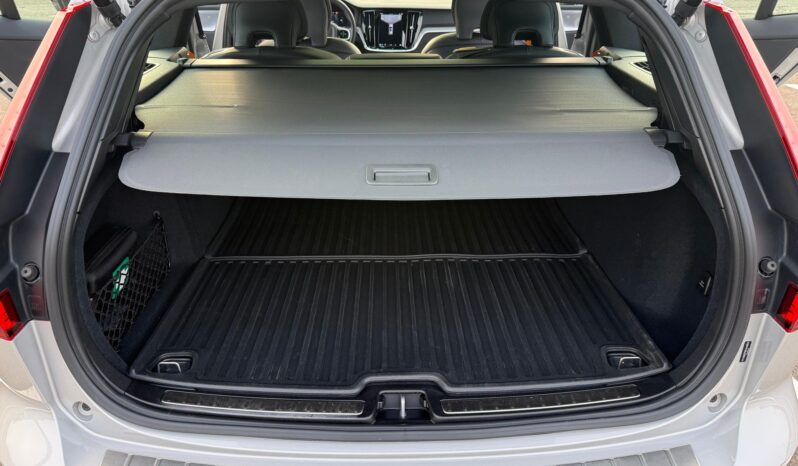 								2025 Volvo V60 T8 Polestar Engineered 455-hp full									