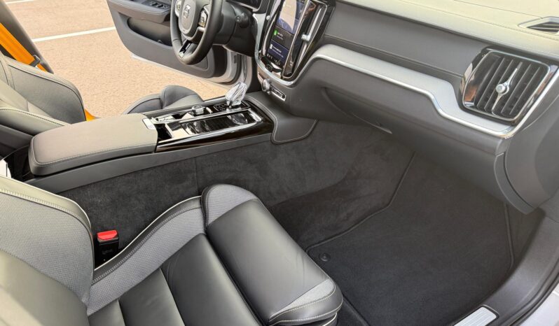 								2025 Volvo V60 T8 Polestar Engineered 455-hp full									