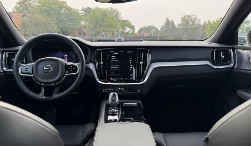 								2025 Volvo V60 T8 Polestar Engineered 455-hp full									