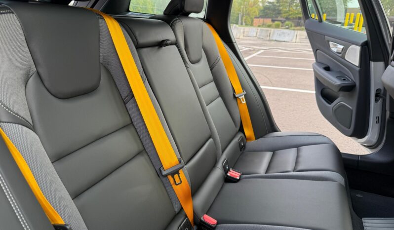 								2025 Volvo V60 T8 Polestar Engineered 455-hp full									