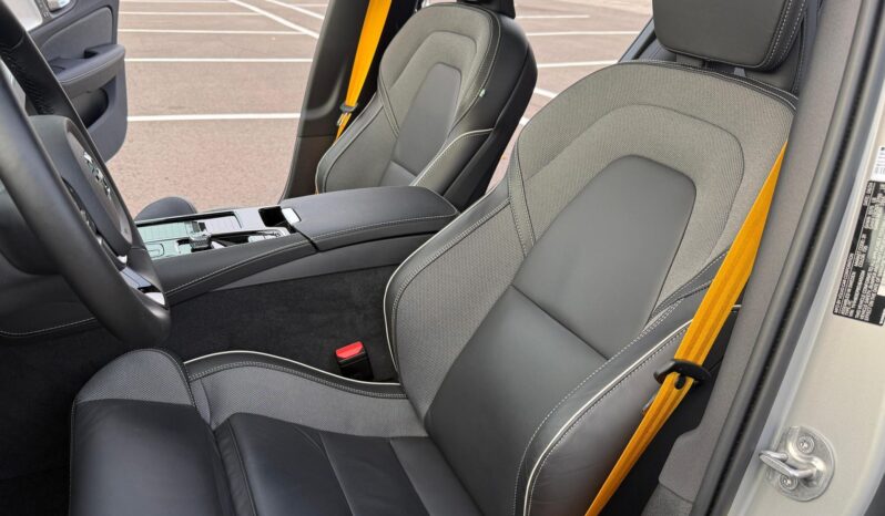 								2025 Volvo V60 T8 Polestar Engineered 455-hp full									