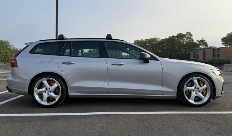 								2025 Volvo V60 T8 Polestar Engineered 455-hp full									