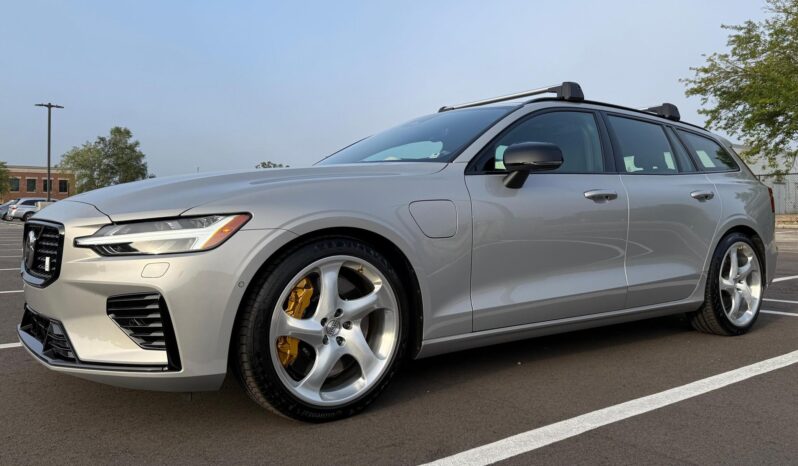 								2025 Volvo V60 T8 Polestar Engineered 455-hp full									