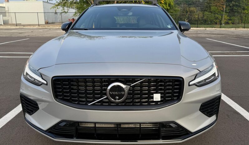 								2025 Volvo V60 T8 Polestar Engineered 455-hp full									