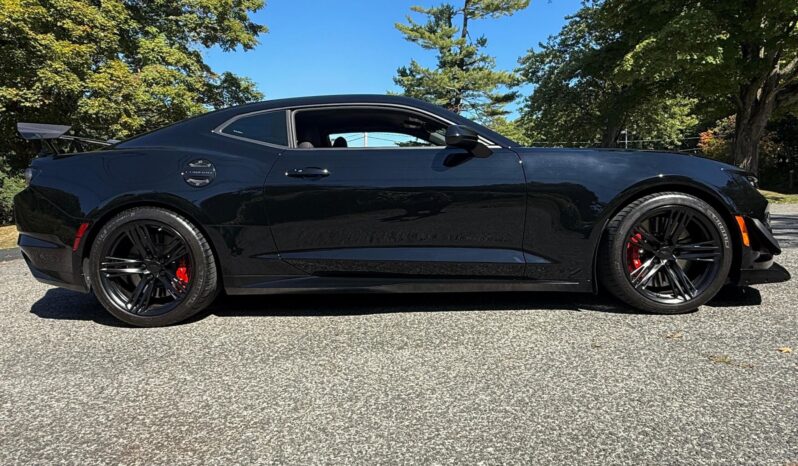 								2023 Chevrolet Camaro ZL1 Coupe Manual full									