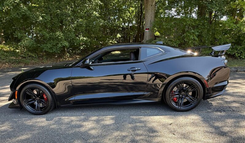 								2023 Chevrolet Camaro ZL1 Coupe Manual full									