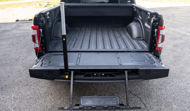 								2022 Ford F-150 Hennessey VelociRaptor 600 full									