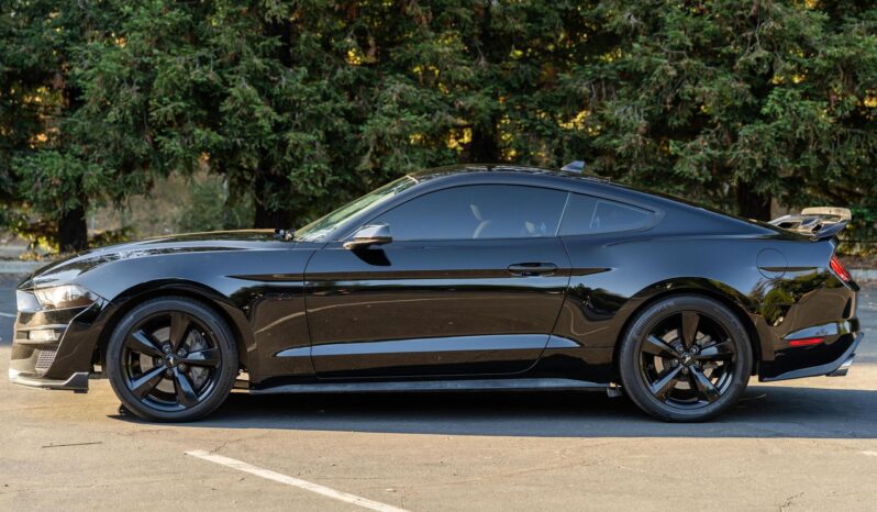 								2022 Ford Mustang GT Coupe full									