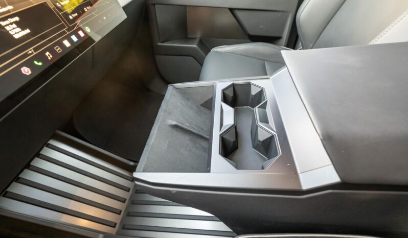 								2024 Tesla Cybertruck Cyberbeast AWD full									