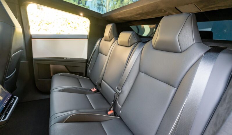 								2024 Tesla Cybertruck Cyberbeast AWD full									