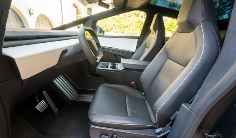 								2024 Tesla Cybertruck Cyberbeast AWD full									