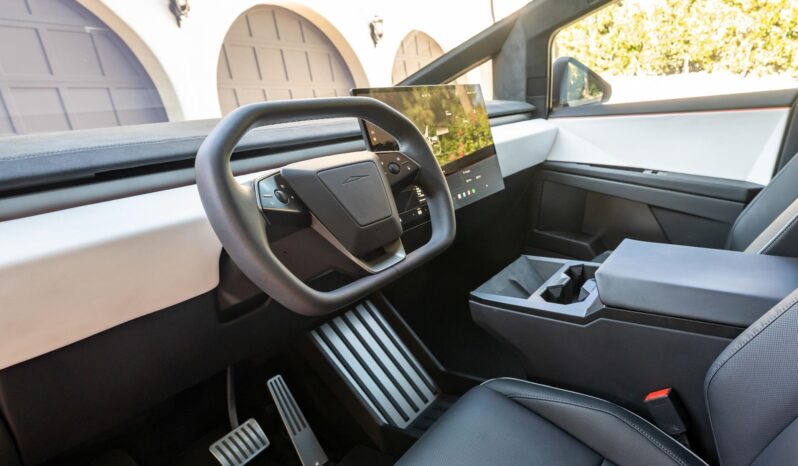 								2024 Tesla Cybertruck Cyberbeast AWD full									