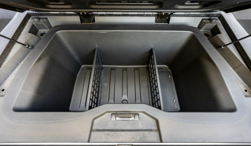 								2024 Tesla Cybertruck Cyberbeast AWD full									