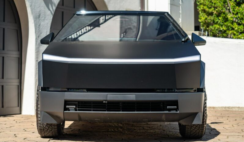 								2024 Tesla Cybertruck Cyberbeast AWD full									