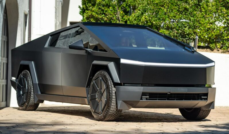 								2024 Tesla Cybertruck Cyberbeast AWD full									