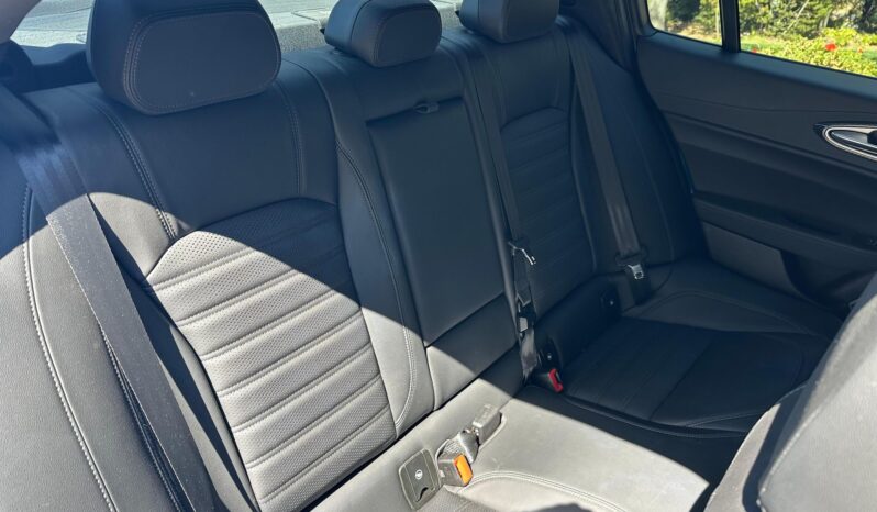 								2022 Alfa Romeo Giulia Quadrifoglio full									